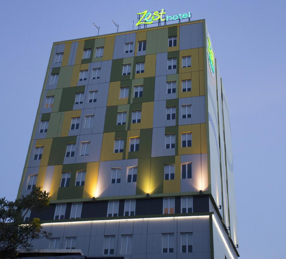 Zest Jemursari By Swiss-Belhotel International Сурабая Экстерьер фото